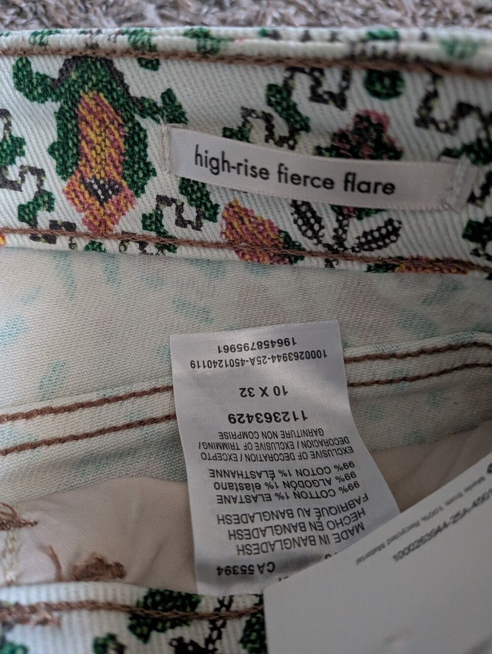 NWT Wrangler Fierce Flare High Rise Festival Multicolor Print 32" Jeans Sz 10 - Picture 4 of 8